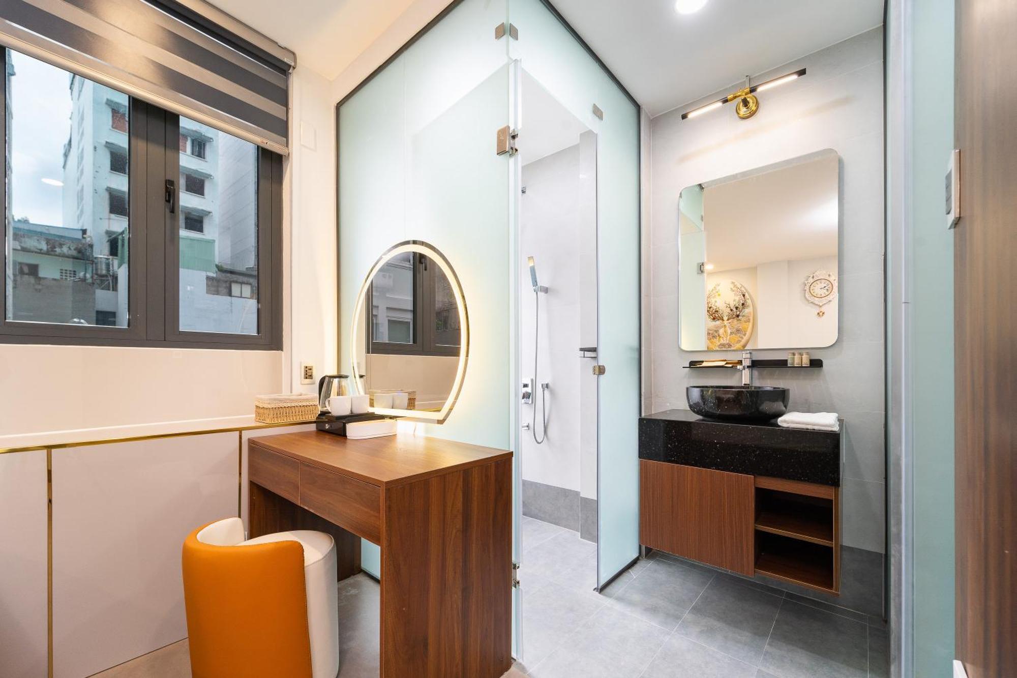 Golden Lunar Hotel 2*